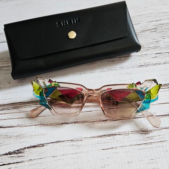 Shein Wing Tip Deco Mod Sunglasses New - Picture 1 of 2